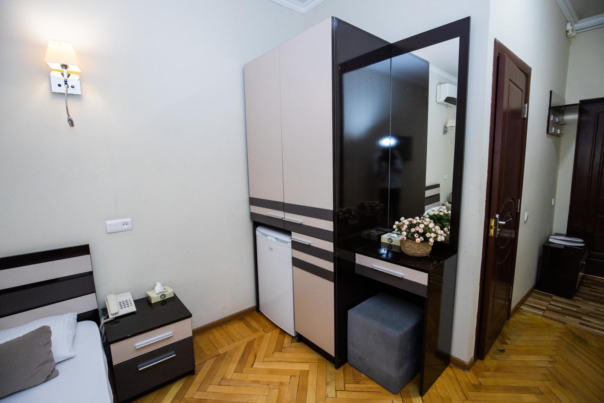 Yereone Hotel Apartment Jereván Kültér fotó